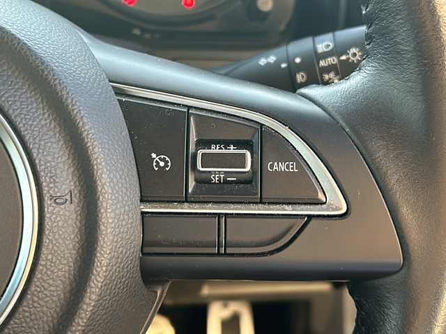 スズキ ジムニー シエラ JC 愛知県 2023(令5)年 2.4万km ミディアムグレー 登録時走行距離23765km/社外7インチSDナビ/（Bluetooth/フルセグTV/DVD)/スズキセーフティー/プリクラッシュセーフティー/先行車発進告知/車線逸脱警報/ロードサインアシスト/クルーズコントロール/ダウンヒル/アイドリングストップ/前席シートヒーター/USB端子/盗難防止/ステアリングスイッチ/革巻きステアリング/横滑り防止/オートライト/フォグランプ/LED/フロアマット/スマートキー