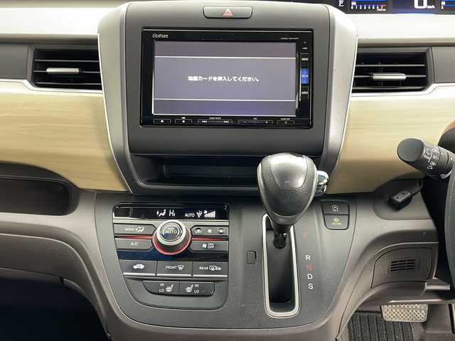 ホンダ フリード G ホンダセンシング 道央・札幌 2020(令2)年 5.9万km プレミアムスパークルブラックパール ・4WD/・寒冷地仕様/・ホンダセンシング/・アダプティブクルーズコントロール/・横滑り防止装置/・レーンキープアシスト/・純正ナビ（VXM-195VFi）/・BT/CD/DVD/SD/フルセグTV/・バックカメラ/・純正フリップダウンモニター/・両側パワースライドドア/・前席シートヒーター/・フロントワイパーデアイサー/・ドアミラーヒーター/・オートライト/・LEDヘッドライト/・積込スタッドレス社外AW付