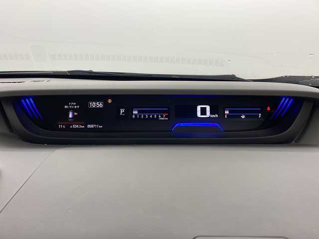 ホンダ フリード G ホンダセンシング 道央・札幌 2020(令2)年 5.9万km プレミアムスパークルブラックパール ・4WD/・寒冷地仕様/・ホンダセンシング/・アダプティブクルーズコントロール/・横滑り防止装置/・レーンキープアシスト/・純正ナビ（VXM-195VFi）/・BT/CD/DVD/SD/フルセグTV/・バックカメラ/・純正フリップダウンモニター/・両側パワースライドドア/・前席シートヒーター/・フロントワイパーデアイサー/・ドアミラーヒーター/・オートライト/・LEDヘッドライト/・積込スタッドレス社外AW付