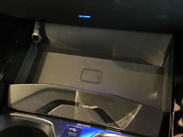 ＢＭＷ １１８ｄ Mスポーツ 宮城県 2020(令2)年 0.9万km 白 iDriveナビゲーションパッケージ/コンフォートパッケージ/Mスポーツプラスパッケージ/アクティブクルーズコントロール/レーンディパーチャーウォーニング/インテリジェントセーフティ/社外地デジチューナー/バックカメラ/前後PDC/パーキングアシスト/Mスポーツシート/Mシートベルト/Mリヤスポイラー/Mスポーツブレーキ/18インチMライトアロイホイールVスポークスタイリング554M/コンフォートアクセス/パワーバックドア/アンビエントライト/前後ドライブレコーダー/ETC2.0車載器