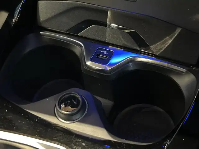 ＢＭＷ １１８ｄ Mスポーツ 宮城県 2020(令2)年 0.9万km 白 iDriveナビゲーションパッケージ/コンフォートパッケージ/Mスポーツプラスパッケージ/アクティブクルーズコントロール/レーンディパーチャーウォーニング/インテリジェントセーフティ/社外地デジチューナー/バックカメラ/前後PDC/パーキングアシスト/Mスポーツシート/Mシートベルト/Mリヤスポイラー/Mスポーツブレーキ/18インチMライトアロイホイールVスポークスタイリング554M/コンフォートアクセス/パワーバックドア/アンビエントライト/前後ドライブレコーダー/ETC2.0車載器