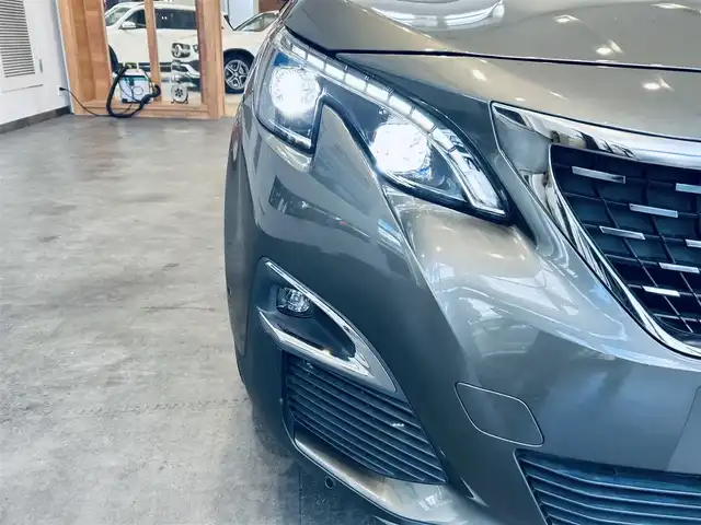 プジョー ３００８ GT ブルー HDi 大阪府 2021(令3)年 5.3万km グレー ワンオーナー/純正ディスプレイオーディオ/applecarplay/バック・サイドカメラ/純正18インチAW/LEDヘッドライト/電動リアゲート/ACC/ブラインドスポット/ワイヤレス充電/ハーフ革/Dメモリ付きパワーシート/シートヒーター