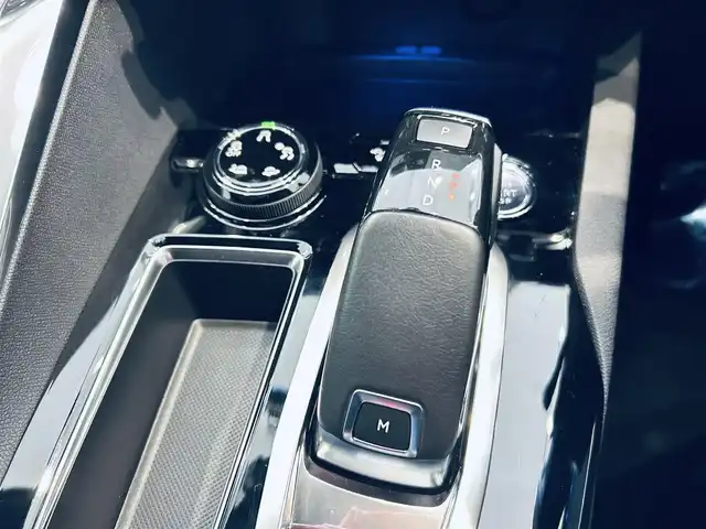 プジョー ３００８ GT ブルー HDi 大阪府 2021(令3)年 5.3万km グレー ワンオーナー/純正ディスプレイオーディオ/applecarplay/バック・サイドカメラ/純正18インチAW/LEDヘッドライト/電動リアゲート/ACC/ブラインドスポット/ワイヤレス充電/ハーフ革/Dメモリ付きパワーシート/シートヒーター