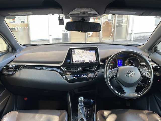 トヨタ Ｃ－ＨＲ G 愛知県 2017(平29)年 9.6万km ブラックマイカ /禁煙車//モデリスタフロントスポイラー//モデリスタサイドスカート//モデリスタリアスカート//モデリスタクールシャインキット//GANADOR4本出しマフラー//純正9インチナビ//フルセグ/Bluetooth/SD/CD/DVD//TVキャンセラー//バックカメラ//ビルトインETC//ドライブレコーダー//ハーフレザーシート//シートヒーター//ランバーサポート//プリクラッシュセーフティ//ブラインドスポットモニター//リアクロストラフィックアラート//レーンディパーチャーアラート//オートマッチックハイビーム//レーダークルーズコントロール//クリアランスソナー//車両接近通報//LEDオートヘッドライト//フォグランプ//純正18インチアルミホイール//スペアタイヤ//TRC//EVモード//ドライブモード//SPORT/NORMAL/ECO//オートブレーキホールド//プッシュスタート//スペアスマートキー//革巻きステアリング//ステアリモコン//チルト&テレスコピックステアリング//オートリトラクタブルウィンカーミラー//純正フロアマット//純正ドアバイザー//自動防眩ミラー//保証書//取扱説明書//ナビ取扱説明書//ディーラー点検整備記録簿R2.3.4.5.6