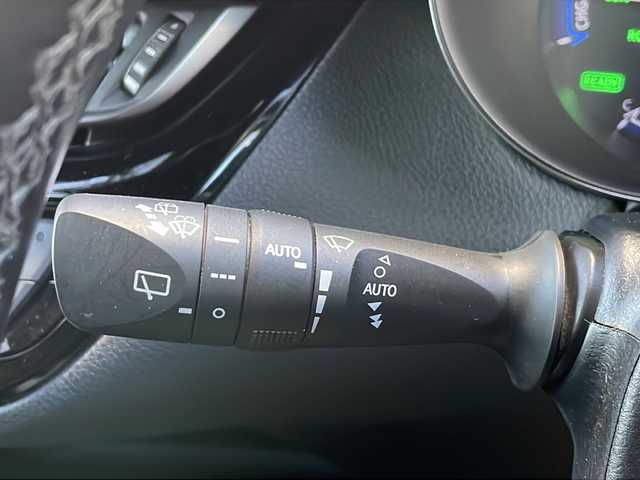 トヨタ Ｃ－ＨＲ G 愛知県 2017(平29)年 9.6万km ブラックマイカ /禁煙車//モデリスタフロントスポイラー//モデリスタサイドスカート//モデリスタリアスカート//モデリスタクールシャインキット//GANADOR4本出しマフラー//純正9インチナビ//フルセグ/Bluetooth/SD/CD/DVD//TVキャンセラー//バックカメラ//ビルトインETC//ドライブレコーダー//ハーフレザーシート//シートヒーター//ランバーサポート//プリクラッシュセーフティ//ブラインドスポットモニター//リアクロストラフィックアラート//レーンディパーチャーアラート//オートマッチックハイビーム//レーダークルーズコントロール//クリアランスソナー//車両接近通報//LEDオートヘッドライト//フォグランプ//純正18インチアルミホイール//スペアタイヤ//TRC//EVモード//ドライブモード//SPORT/NORMAL/ECO//オートブレーキホールド//プッシュスタート//スペアスマートキー//革巻きステアリング//ステアリモコン//チルト&テレスコピックステアリング//オートリトラクタブルウィンカーミラー//純正フロアマット//純正ドアバイザー//自動防眩ミラー//保証書//取扱説明書//ナビ取扱説明書//ディーラー点検整備記録簿R2.3.4.5.6