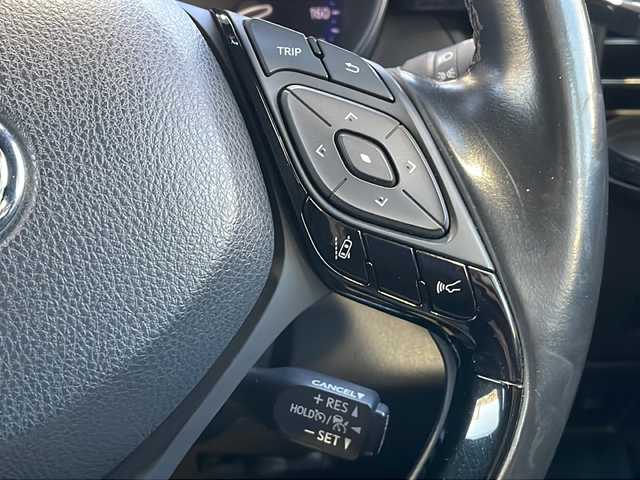 トヨタ Ｃ－ＨＲ G 愛知県 2017(平29)年 9.6万km ブラックマイカ /禁煙車//モデリスタフロントスポイラー//モデリスタサイドスカート//モデリスタリアスカート//モデリスタクールシャインキット//GANADOR4本出しマフラー//純正9インチナビ//フルセグ/Bluetooth/SD/CD/DVD//TVキャンセラー//バックカメラ//ビルトインETC//ドライブレコーダー//ハーフレザーシート//シートヒーター//ランバーサポート//プリクラッシュセーフティ//ブラインドスポットモニター//リアクロストラフィックアラート//レーンディパーチャーアラート//オートマッチックハイビーム//レーダークルーズコントロール//クリアランスソナー//車両接近通報//LEDオートヘッドライト//フォグランプ//純正18インチアルミホイール//スペアタイヤ//TRC//EVモード//ドライブモード//SPORT/NORMAL/ECO//オートブレーキホールド//プッシュスタート//スペアスマートキー//革巻きステアリング//ステアリモコン//チルト&テレスコピックステアリング//オートリトラクタブルウィンカーミラー//純正フロアマット//純正ドアバイザー//自動防眩ミラー//保証書//取扱説明書//ナビ取扱説明書//ディーラー点検整備記録簿R2.3.4.5.6