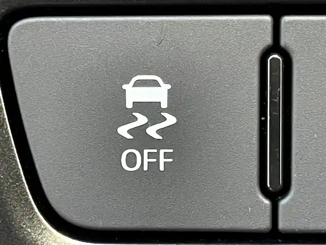 レクサス ＬＢＸ クール 群馬県 2024(令6)年 0.5万km 赤／ゴールド 安全装備/・衝突軽減ブレーキ/・クルーズコントロール/・コーナーセンサー/・レーンキープアシスト/・ブラインドスポットモニター/・オートライト/・オートハイビーム/・SOSコール/・横滑り防止/メーカー純正ナビ/・AM/FM/フルセグTV/・Bluetooth/USB（タイプC）/バックカメラ/パドルシフト/ヘッドアップディスプレイ/前席シートヒーター/シートメモリー/ETC2.0/LEDヘッドライト/LEDフォグランプ/ハンドルヒーター/ヒーターミラー/オートホールド/電動パーキング/スマートキー/プッシュスタート