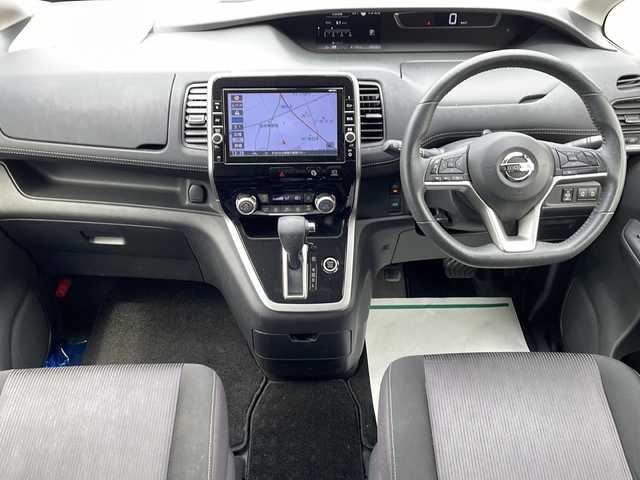 日産 セレナ ハイウェイスターVセレクションⅡ 長野県 2019(令1)年 4.7万km ブリリアントホワイトパール 2トーン 純正9インチナビゲーション/純正フリップダウンモニター/Bluetooth/CD/DVD/フルセグテレビ/全周囲カメラ/アラウンドビューモニター/前方ドライブレコーダー/ビルトインETC/クルーズコントロール/純正16インチアルミホイール/両側パワースライドドア/スマートキー/LEDヘッドライト/フォグランプ/スマートキー/プッシュスタートボタン/ダブルエアバッグ