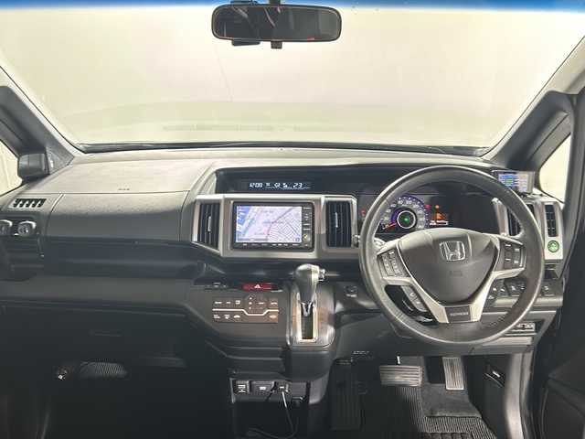 ホンダ ステップワゴン スパーダ Z インターナビセレ 沖縄県 2012(平24)年 6.2万km プレミアムスパークルブラックパール ワンオーナー/禁煙車/純正ナビ/バックカメラ/ビルトインＥＴＣ/両側パワースライドドア/コーナーセンサー/ドライブレコーダー/クルーズコントロール/パドルシフト/社外レーダー探知機/ＨＩＤライト/オートライト/フォグランプ/純正アルミ/純正マット/ドアバイザー/スペアキー/ルーフキャリア