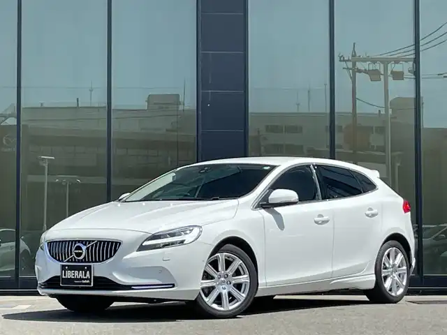 ボルボ Ｖ４０ T3 インスクリプション 石川県 2017(平29)年 6.3万km アイスホワイト 衝突軽減ブレーキ/アダプティブクルーズコントロ-ル/ブラインドスポットモニター/レーンキープアシスト/純正ナビ/フルセグ/バックカメラ/クリアランスソナー/黒革シート/シートヒーター/ETC/ドライブレコーダー