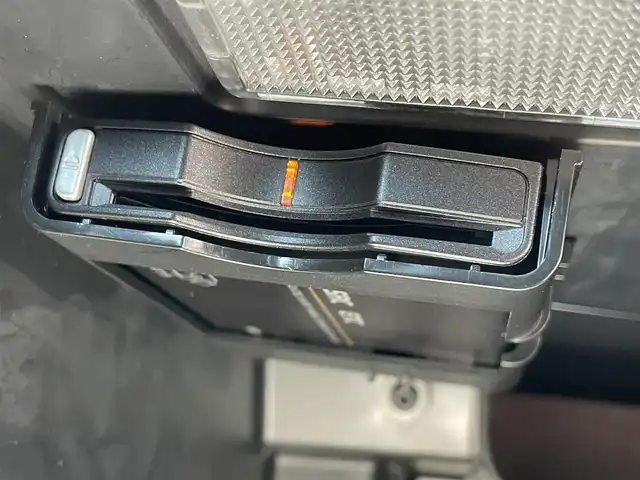 ボルボ Ｖ４０ T3 インスクリプション 石川県 2017(平29)年 6.3万km アイスホワイト 衝突軽減ブレーキ/アダプティブクルーズコントロ-ル/ブラインドスポットモニター/レーンキープアシスト/純正ナビ/フルセグ/バックカメラ/クリアランスソナー/黒革シート/シートヒーター/ETC/ドライブレコーダー