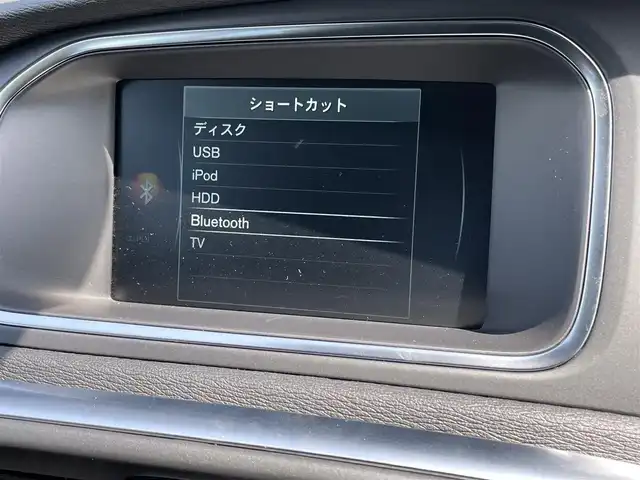 ボルボ Ｖ４０ T3 インスクリプション 石川県 2017(平29)年 6.3万km アイスホワイト 衝突軽減ブレーキ/アダプティブクルーズコントロ-ル/ブラインドスポットモニター/レーンキープアシスト/純正ナビ/フルセグ/バックカメラ/クリアランスソナー/黒革シート/シートヒーター/ETC/ドライブレコーダー