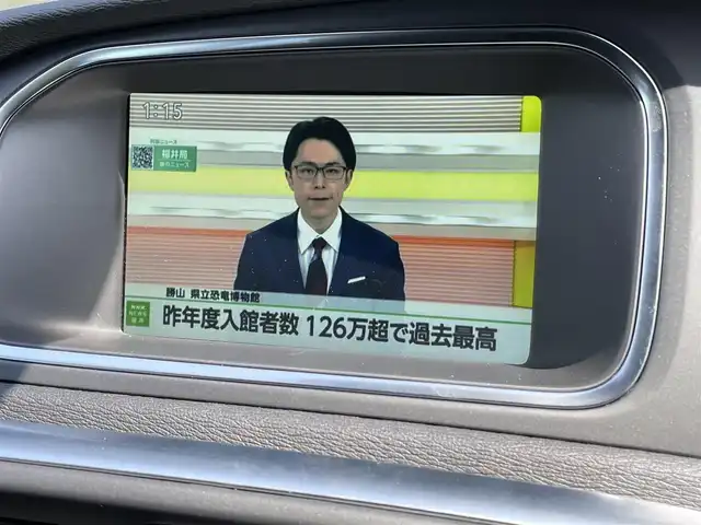 ボルボ Ｖ４０ T3 インスクリプション 石川県 2017(平29)年 6.3万km アイスホワイト 衝突軽減ブレーキ/アダプティブクルーズコントロ-ル/ブラインドスポットモニター/レーンキープアシスト/純正ナビ/フルセグ/バックカメラ/クリアランスソナー/黒革シート/シートヒーター/ETC/ドライブレコーダー