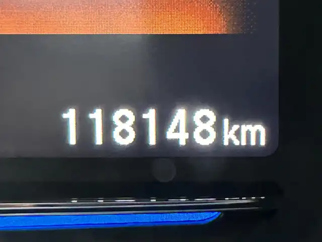 ホンダ ヴェゼル ハイブリッド Z 福島県 2014(平26)年 11.9万km ホワイトオーキッドパール (株)IDOMが運営する【じしゃロン福島店】の自社ローン専用車両になります。こちらは現金またはオートローンご利用時の価格です。自社ローンご希望の方は別途その旨お申付け下さい/純正ナビ/フルセグTV/ステアリングリモコン/クルーズコントロール/MT付AT/ETC/カーテンエアバッグ/ドアバイザー/革巻きステアリング