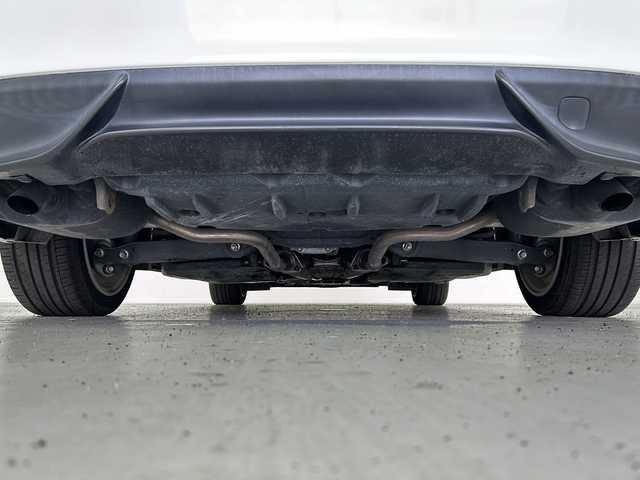 レクサス ＩＳ 300h バージョンL 愛知県 2014(平26)年 6万km ホワイトパールクリスタルシャイン 純正SDナビ/・AM/FM/・CD/DVD/Blu-ray/・SD/USB/AUX/・Bluetooth/・フルセグTV/バックカメラ/ステアリングスイッチ/革巻きステアリング/パドルシフト/前方ドライブレコーダー/ビルトインETC/プリクラッシュセーフティ/レーンディパーチャーアラート/クリアランスソナー/アダプティブクルーズコントロール/ブラインドスポットモニター/黒本革シート/前席パワーシート/運転席メモリーシート/前席シートヒーター/前席シートベンチレーション/オートマチックヘッドライト/フォグランプ/オートマチックハイビーム/オートワイパー/オートリトラミラー/純正１７インチアルミホイール
