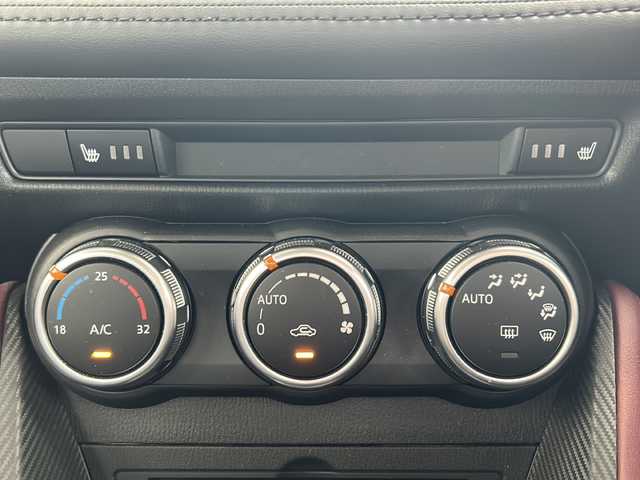マツダ ＣＸ－３ XD ツーリング 埼玉県 2015(平27)年 4.3万km セラミックM AIS検査済み/4WD/登録時走行距離42573km/車検R8年9月29日まで/メーカーオプション/・CD/DVD/・フルセグTV/・BOSEサウンドシステム/純正ナビゲーション/バックカメラ/純正18インチアルミホイール/プリクラッシュセーフティ/クルーズコントロール/ブラインドスポットモニター/ヘッドアップディズプレイ/LEDヘッドライト/LEDフォグランプ/パドルシフト/ETC/黒ハーフレザーシート/シートヒーター/アイドリングストップ/オートライト/USBポート/プッシュスタート/スマートキー/新車保証書/取扱説明書