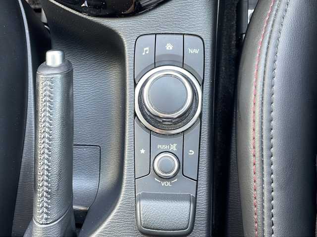 マツダ ＣＸ－３ XD ツーリング 青森県 2015(平27)年 4.3万km セラミックM ・4WD/・ディーゼル/・ターボ/・純正ナビ/・フルセグ/・バックカメラ/・衝突軽減ブレーキ/・プッシュスタート/・スマートキー/・スペアキー1本/・プレミアムサウンド（BOSE）/・横滑り防止/・オートライト/・LEDヘットライト/・MTモード付AT/・パドルシフト/・アイドリングストップ/・シートヒーター（D＋N）/・クルーズコントロール/・ヘットアップディスプレイ/・ETC/・純正フロアマット/・純正AW18インチ/・保証書/・取扱説明書