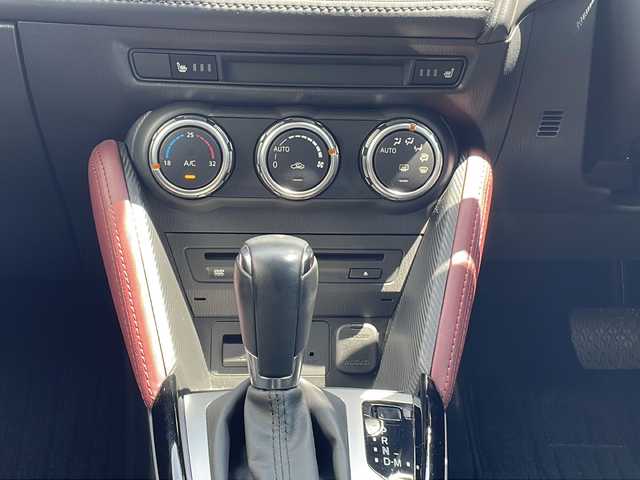 マツダ ＣＸ－３ XD ツーリング 青森県 2015(平27)年 4.3万km セラミックM ・4WD/・ディーゼル/・ターボ/・純正ナビ/・フルセグ/・バックカメラ/・衝突軽減ブレーキ/・プッシュスタート/・スマートキー/・スペアキー1本/・プレミアムサウンド（BOSE）/・横滑り防止/・オートライト/・LEDヘットライト/・MTモード付AT/・パドルシフト/・アイドリングストップ/・シートヒーター（D＋N）/・クルーズコントロール/・ヘットアップディスプレイ/・ETC/・純正フロアマット/・純正AW18インチ/・保証書/・取扱説明書
