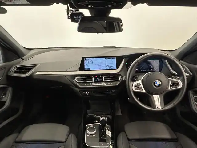ＢＭＷ １１８ｉ Mスポーツ 岡山県 2020(令2)年 1.1万km 白 純ナビ/USB/BT/ACC/オートブレーキH/ドラレコ/ワイヤレス充電/Applecarplay/Androidauto/ライブコクピット/オートライト/LED/コンフォートアクセス/PWテールゲート