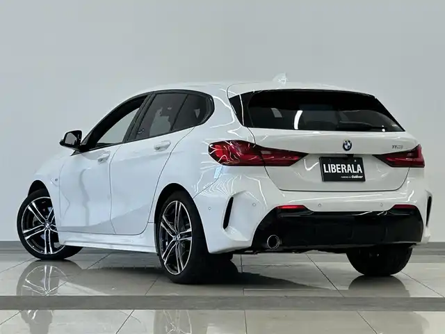 ＢＭＷ １１８ｉ Mスポーツ 岡山県 2020(令2)年 1.1万km 白 純ナビ/USB/BT/ACC/オートブレーキH/ドラレコ/ワイヤレス充電/Applecarplay/Androidauto/ライブコクピット/オートライト/LED/コンフォートアクセス/PWテールゲート