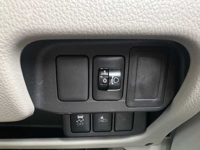 日産 デイズ X 大阪府 2019(平31)年 2.9万km ホワイトパール ナビ　/フルセグ　/Ｂｌｕｅｔｏｏｔｈ　/全方位カメラ　/ドライブレコーダー　/スマートキー　/踏み間違い防止　/フロアーマット　/サイドバイザー