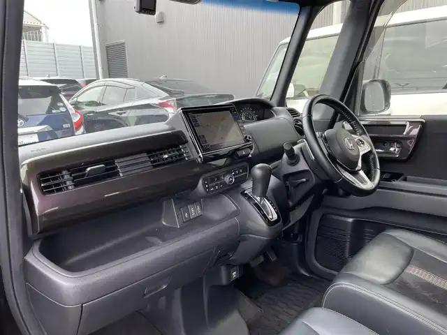 ホンダ Ｎ ＢＯＸ カスタム G EX ターボ ホンダセンシング 大阪府 2017(平29)年 5.9万km プレミアムグラマラスブロンズP 禁煙車/ホンダ純正9インチナビ（VXU-185NBi）/・バックカメラ/・CD/DVD/USB/Bluetooth/・AM/FM/ETC/追従クルーズコントロール/ホンダセンシング/両側パワースライドドア/純正アルミホイール/LEDヘッドライト/オートライト/プッシュスタート/スマートキー