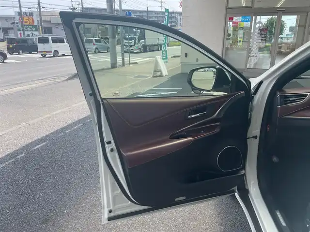 トヨタ ハリアー ハイブリッド プレミアム 茨城県 2014(平26)年 5.1万km ホワイトパールクリスタルシャイン ワンオーナー/ディーラーオプションナビ（CD/DVD/BT/フルセグTV）/レザーシート/D/N席パワーシート/D/N席シートヒーター/D席メモリーシート/サンルーフ/パワーバックドア/バック・フロントカメラ/TRDエアロ/クルーズコントロール/車線逸脱/純正フロアマット