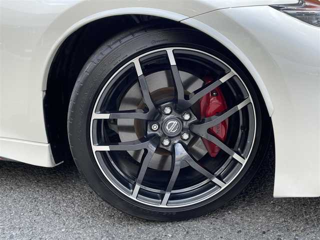 日産 フェアレディ Ｚ ニスモ 神奈川県 2020(令2)年 1.8万km ブリリアントホワイトパール nismo専用エアロ/純正19インチAW/レッドブレーキキャリパー/nismoマフラー/nismoカーボンキッキングプレート/純正レカロハーフレザーシート/BOSEサウンドシステム/純正HDDナビ・地デジTV/純正CD/DVD/MSV/BT/バックカメラ/ビルトインETC/前後ドライブレコーダー/3連メーター/nismo専用タワーバー/パドルシフト/ステアリングスイッチ/スマートキー×2/nismoフロアマット