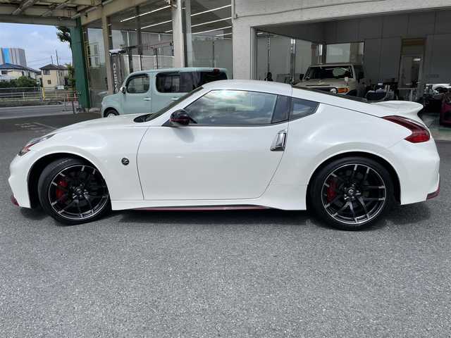 日産 フェアレディ Ｚ ニスモ 神奈川県 2020(令2)年 1.8万km ブリリアントホワイトパール nismo専用エアロ/純正19インチAW/レッドブレーキキャリパー/nismoマフラー/nismoカーボンキッキングプレート/純正レカロハーフレザーシート/BOSEサウンドシステム/純正HDDナビ・地デジTV/純正CD/DVD/MSV/BT/バックカメラ/ビルトインETC/前後ドライブレコーダー/3連メーター/nismo専用タワーバー/パドルシフト/ステアリングスイッチ/スマートキー×2/nismoフロアマット