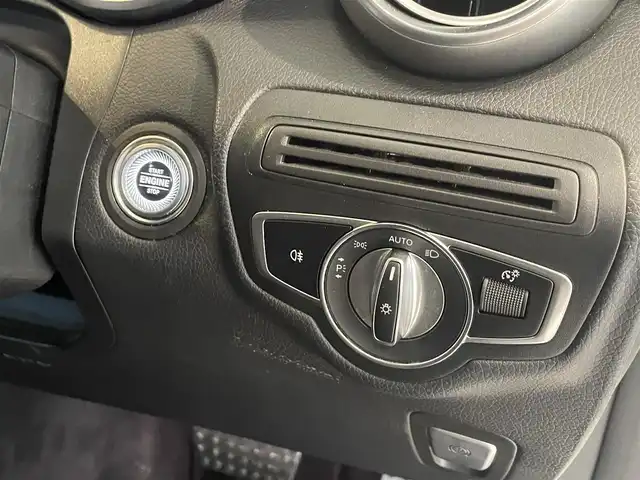 メルセデス・ベンツ ＧＬＣ２２０ d 4マチック クーペ AMGライン 愛知県 2020(令2)年 4.1万km ダイヤモンドホワイト レザーＥＸＣ　/パノラミックＳ／Ｒ　/ＨＵＤ　/Ｂｕｒｍｅｓｔｅｒ　/ＭＢＵＸ　/Ｂｌｕｅｔｏｏｔｈ　/フルセグＴＶ　/３６０度カメラ　/ＡＣＣ　/ＬＫＡ　/ＬＤＷ　/ＢＳＭ　/ドライブレコーダー　/ＥＴＣ２．０　/ＬＥＤライト/アイドリングストップ/プッシュスタート