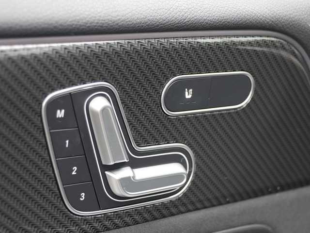 メルセデス・ベンツ ＧＬＢ２００ｄ AMGライン 静岡県 2020(令2)年 4.7万km マウンテングレー レーダーセーフティ /パノラマサンルーフ/MBUXナビフルセグTV Bluetooth USB/全方位カメラ/ハーフレザーシート シートヒーター /パワーバックドア /アンビエントライト /前席メモリーパワーシート/DSRCETC