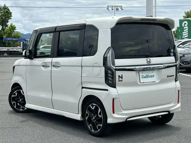 ホンダ Ｎ ＢＯＸ カスタム G L ターボ ホンダセンシング 奈良県 2018(平30)年 3.5万km プレミアムホワイトパールⅡ 社外ナビ /(BT/DVD/CD)/バックカメラ /地デジ /ハーフレザーシート /両側パワースライドドア /ビルトインETC /純正15型AW /LEDヘッドライト /リアサンシェード /車線逸脱警報 /革巻きステアリング