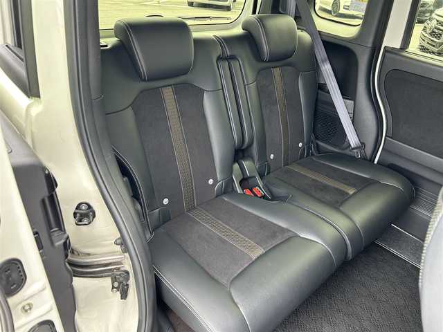 ホンダ Ｎ ＢＯＸ カスタム G L ターボ ホンダセンシング 奈良県 2018(平30)年 3.5万km プレミアムホワイトパールⅡ 社外ナビ /(BT/DVD/CD)/バックカメラ /地デジ /ハーフレザーシート /両側パワースライドドア /ビルトインETC /純正15型AW /LEDヘッドライト /リアサンシェード /車線逸脱警報 /革巻きステアリング