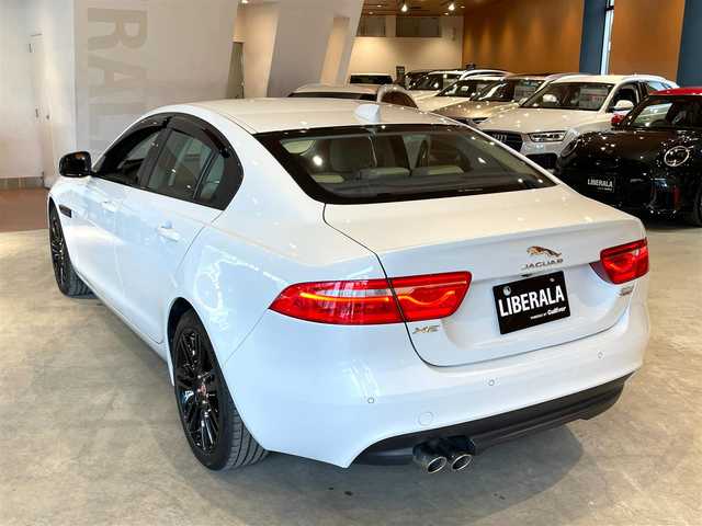 ジャガー ＸＥ XE プレステージ 道央・札幌 2018(平30)年 5.3万km 白 メタリックペイント/アクティブセーフパック/　・BSM/　・LKA/ブラックパック/ステアリングヒーター/18インチ7スプリットスポーク”スタイル7009”AW/純正メモリナビ/フルセグTV/バックカメラ/ベージュレザーシート/シートヒーター/ACC/MERIDIANサウンド
