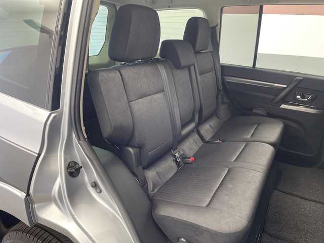 三菱 パジェロ ロング エクシード 三重県 2014(平26)年 7.4万km アイガーグレーメタリック /禁煙車//社外7型ナビ/　フルセグTV/Bluetooth/CD/DVD//17インチ社外アルミホイール//純正アルミホイール積込//フォグライト//BSM//レーンキープシステム//オートライト//前後ドラレコ//バックカメラ//ETC//リモコンキー//スペアキー//オートエアコン//4WD//クルーズコントロール//背面タイヤ