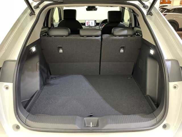 ホンダ ヴェゼル ハイブリッド e:HEV Z 愛媛県 2025(令7)年 0.1千km プラチナホワイトパール 登録済未使用車　純正９型ナビ　バックカメラ　衝突被害軽減ブレーキ　ホンダセンシング　フルセグ　Ｂｌｕｅｔｏｏｔｈ　電動リアゲート　レーンキープアシスト　アダプティブクルーズコントロール　ＥＴＣ２．０/ワイヤレス充電