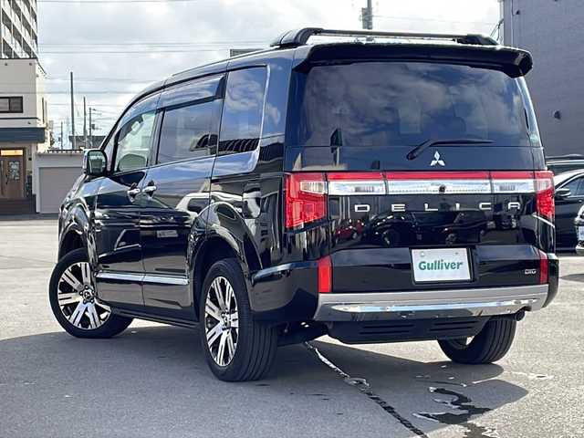 三菱 デリカＤ：５ P 道北・旭川 2020(令2)年 4.5万km エメラルドブラックパール /4WD//ワンオーナー//10.1インチ純正ナビ/　CD/DVD/BT/SD/TV/HDMI/USB//マルチアラウンドモニター//両側パワースライドドア//電動リアゲート//禁煙車//衝突軽減ブレーキ//レーンキープアシスト//アイドリングストップ//横滑り防止//パドルシフト//電動ステップ//運転席パワーシート//前席シートヒーター//レーダークルーズコントロール//ETC//LEDヘッドライト//LEDフォグランプ//ドライブレコーダー//オートライト//スペアキー//スライディングマジックキャリア//サイドカーテン//革巻きステアリング//ステアリングリモコン//純正フロアマット//保証書