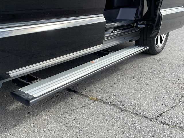 三菱 デリカＤ：５ P 道北・旭川 2020(令2)年 4.5万km エメラルドブラックパール /4WD//ワンオーナー//10.1インチ純正ナビ/　CD/DVD/BT/SD/TV/HDMI/USB//マルチアラウンドモニター//両側パワースライドドア//電動リアゲート//禁煙車//衝突軽減ブレーキ//レーンキープアシスト//アイドリングストップ//横滑り防止//パドルシフト//電動ステップ//運転席パワーシート//前席シートヒーター//レーダークルーズコントロール//ETC//LEDヘッドライト//LEDフォグランプ//ドライブレコーダー//オートライト//スペアキー//スライディングマジックキャリア//サイドカーテン//革巻きステアリング//ステアリングリモコン//純正フロアマット//保証書