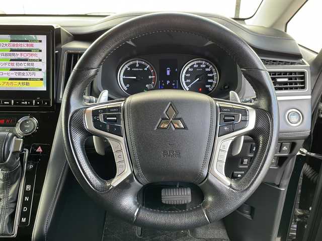 三菱 デリカＤ：５ P 道北・旭川 2020(令2)年 4.5万km エメラルドブラックパール /4WD//ワンオーナー//10.1インチ純正ナビ/　CD/DVD/BT/SD/TV/HDMI/USB//マルチアラウンドモニター//両側パワースライドドア//電動リアゲート//禁煙車//衝突軽減ブレーキ//レーンキープアシスト//アイドリングストップ//横滑り防止//パドルシフト//電動ステップ//運転席パワーシート//前席シートヒーター//レーダークルーズコントロール//ETC//LEDヘッドライト//LEDフォグランプ//ドライブレコーダー//オートライト//スペアキー//スライディングマジックキャリア//サイドカーテン//革巻きステアリング//ステアリングリモコン//純正フロアマット//保証書