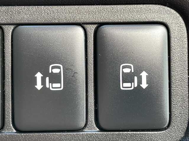 三菱 デリカＤ：５ P 道北・旭川 2020(令2)年 4.5万km エメラルドブラックパール /4WD//ワンオーナー//10.1インチ純正ナビ/　CD/DVD/BT/SD/TV/HDMI/USB//マルチアラウンドモニター//両側パワースライドドア//電動リアゲート//禁煙車//衝突軽減ブレーキ//レーンキープアシスト//アイドリングストップ//横滑り防止//パドルシフト//電動ステップ//運転席パワーシート//前席シートヒーター//レーダークルーズコントロール//ETC//LEDヘッドライト//LEDフォグランプ//ドライブレコーダー//オートライト//スペアキー//スライディングマジックキャリア//サイドカーテン//革巻きステアリング//ステアリングリモコン//純正フロアマット//保証書