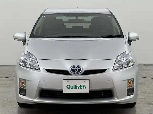 トヨタ プリウス L 福岡県 2009(平21)年 1.8万km シルバーM 純正ＣＤコンポ　/スマートキー　/純正１５インチアルミホイール　/オートライト　/ステアリングスイッチ　/電動格納式ミラー　/純正フロアマット　/レベライザー　/ドアバイザー　/エンジンプッシュスタート