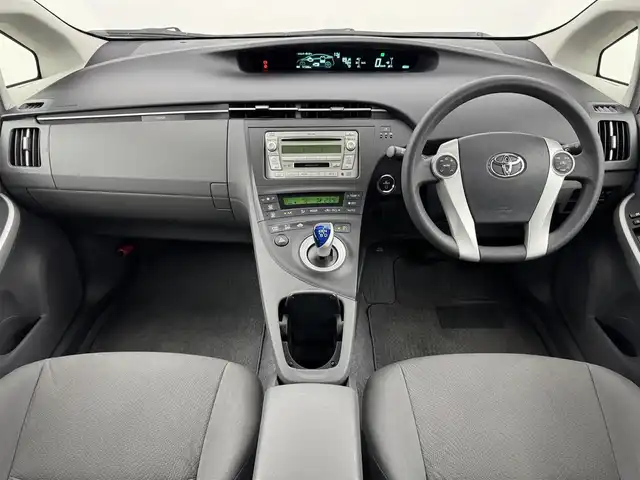 トヨタ プリウス L 福岡県 2009(平21)年 1.8万km シルバーM 純正ＣＤコンポ　/スマートキー　/純正１５インチアルミホイール　/オートライト　/ステアリングスイッチ　/電動格納式ミラー　/純正フロアマット　/レベライザー　/ドアバイザー　/エンジンプッシュスタート