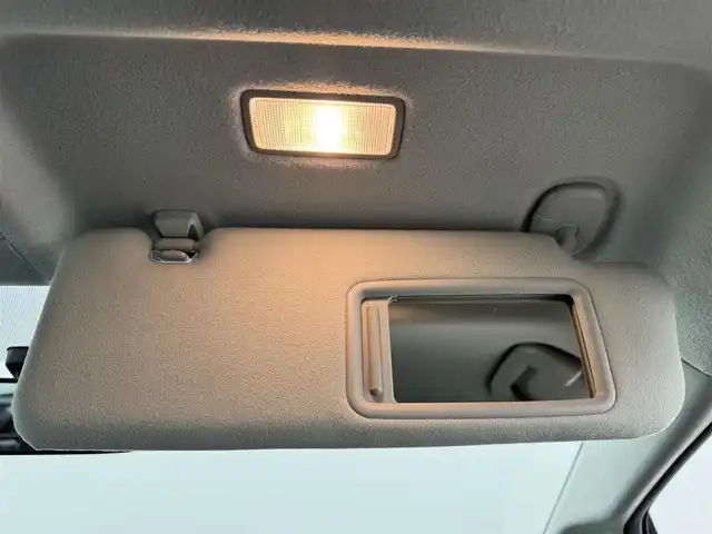 トヨタ プリウス L 福岡県 2009(平21)年 1.8万km シルバーM 純正ＣＤコンポ　/スマートキー　/純正１５インチアルミホイール　/オートライト　/ステアリングスイッチ　/電動格納式ミラー　/純正フロアマット　/レベライザー　/ドアバイザー　/エンジンプッシュスタート