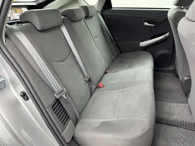 トヨタ プリウス L 福岡県 2009(平21)年 1.8万km シルバーM 純正ＣＤコンポ　/スマートキー　/純正１５インチアルミホイール　/オートライト　/ステアリングスイッチ　/電動格納式ミラー　/純正フロアマット　/レベライザー　/ドアバイザー　/エンジンプッシュスタート