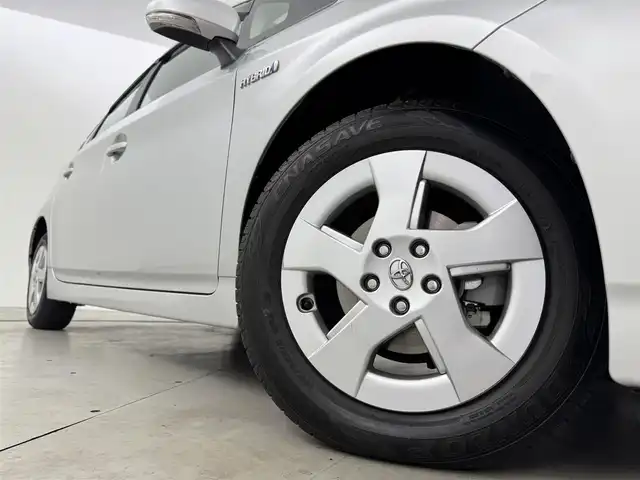 トヨタ プリウス L 福岡県 2009(平21)年 1.8万km シルバーM 純正ＣＤコンポ　/スマートキー　/純正１５インチアルミホイール　/オートライト　/ステアリングスイッチ　/電動格納式ミラー　/純正フロアマット　/レベライザー　/ドアバイザー　/エンジンプッシュスタート