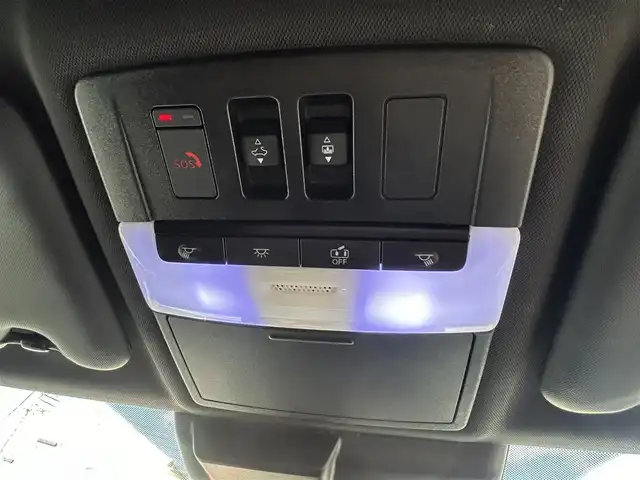 三菱 アウトランダー ＰＨＥＶ P 大阪府 2022(令4)年 2.4万km ホワイトダイヤモンド １２．３型ナビ　/フルセグ　/Ｂｌｕｅｔｏｏｔｈ　/全方位カメラ　/パノラマルーフ（開閉可能）/シルバールーフレール　/ＢＯＳＥサウンド　/レザーシート　/シートヒーター　（前列・２列目）/ワイヤレス充電　/スポーティーＰＫＧエアロ　/ＲＳＲ車高調（純正サスあり）/AC1500W/パワーバックドア/ワイヤレス充電/充電ケーブルあり/マイパイロット/ブラインドスポットモニター