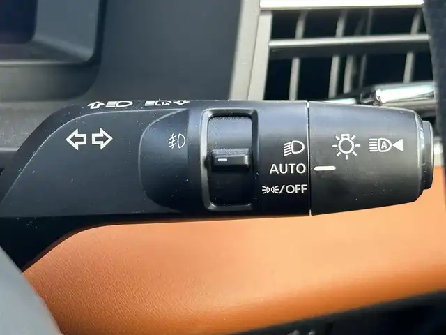 三菱 アウトランダー ＰＨＥＶ P 大阪府 2022(令4)年 2.4万km ホワイトダイヤモンド １２．３型ナビ　/フルセグ　/Ｂｌｕｅｔｏｏｔｈ　/全方位カメラ　/パノラマルーフ（開閉可能）/シルバールーフレール　/ＢＯＳＥサウンド　/レザーシート　/シートヒーター　（前列・２列目）/ワイヤレス充電　/スポーティーＰＫＧエアロ　/ＲＳＲ車高調（純正サスあり）/AC1500W/パワーバックドア/ワイヤレス充電/充電ケーブルあり/マイパイロット/ブラインドスポットモニター