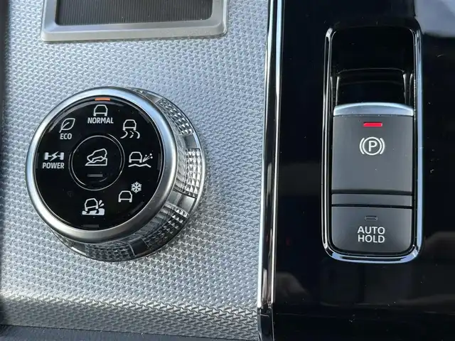 三菱 アウトランダー ＰＨＥＶ P 大阪府 2022(令4)年 2.4万km ホワイトダイヤモンド １２．３型ナビ　/フルセグ　/Ｂｌｕｅｔｏｏｔｈ　/全方位カメラ　/パノラマルーフ（開閉可能）/シルバールーフレール　/ＢＯＳＥサウンド　/レザーシート　/シートヒーター　（前列・２列目）/ワイヤレス充電　/スポーティーＰＫＧエアロ　/ＲＳＲ車高調（純正サスあり）/AC1500W/パワーバックドア/ワイヤレス充電/充電ケーブルあり/マイパイロット/ブラインドスポットモニター