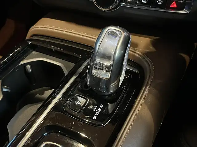 ボルボ Ｖ９０ T8 TE AWD インスクリプション 宮城県 2019(令1)年 1.5万km グレー Bowers&Wilkinsサウンドシステム/パノラマガラスサンルーフ/ACC/LKA/BLIS/ヘッドアップディスプレイ/純正ナビゲーションシステム/フルセグTV/全方位カメラ/ブラウンレザーシート/シートヒーター/シートベンチレーション/メモリ機能付きパワーシート/LEDヘッドライト/オートライト/純正20インチAW/ドライブレコーダー/オレフォス製シフトノブ/AppleCarPlay/AndroidAuto