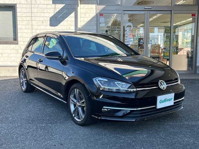 フォルクスワーゲン ゴルフ TSI ハイライン マイスター 埼玉県 2020(令2)年 5.8万km ディープブラックパールエフェクト メーカーナビ　/(AM/FM/AUX/CD/DVD/USB/Bluetooth/フルセグ)/ETC2.0 /ドラレコ前後/バックカメラ　/ドアバイザー　/電格ミラー　/LEDライト　/パワーシート(D)　/シートヒーター(D/N)　/フォグランプ　/ISOFIX /純正フロア　/BSM　/パドルシフト/ステアリングスイッチ　/オートライト　/プッシュスタート/純正フロア/クルーズコントロール/フロントアシスト/TRC/アイドリング/パーキングアシスト/パーキングセンサー/プレミアムサウンドDYNAUDIO/スマートキー/スペアキー1本/保証書/取扱説明書/パワーステアリング/パワーウィンドウ/ABS